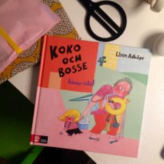 Koko och Bosse hinner inte! av Lisen Adbåge